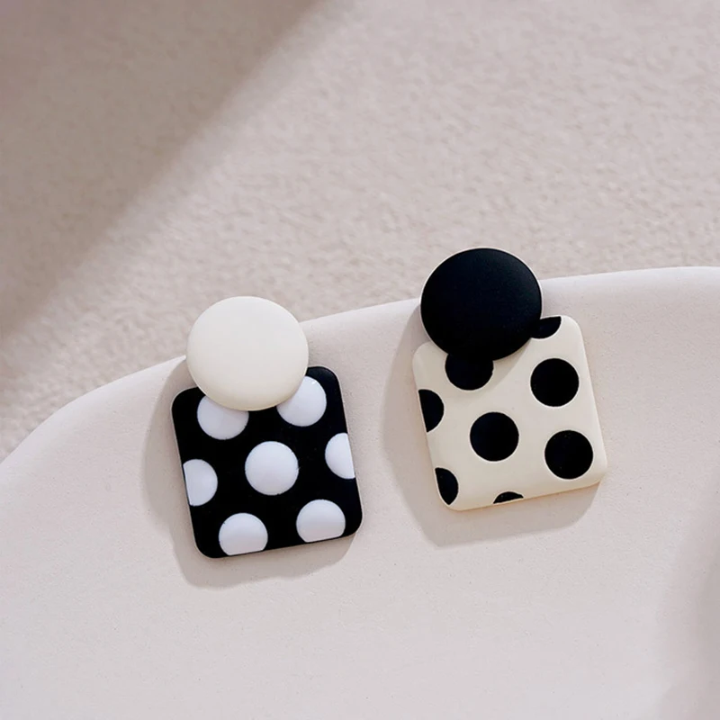 

Cute Asymmetrical Black and White Earrings for Lady Polka Dot Tiny Square Geometric Stud Earrings Harajuku Japanese Earrings Jew