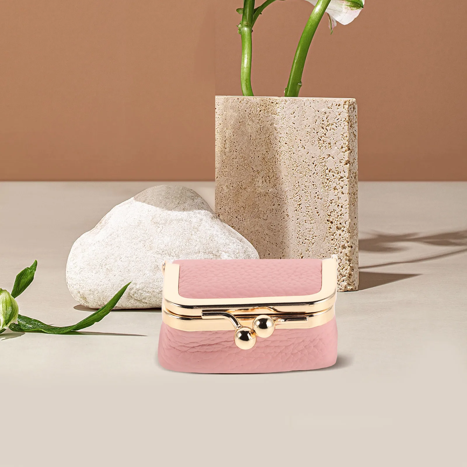 

Compact Retro Jewelry Box with Kiss Lock Mini Travel Organizer for Rings Earrings Necklaces Small Accessories Case Women Gift