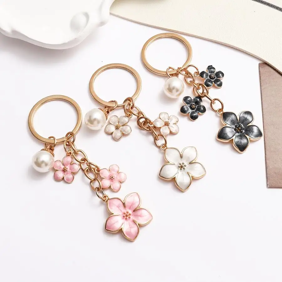 1/5/10/20/50/100pcs Fashionable Alloy Pearl Flower Pendant Keychain | Cute Cherry Blossom and Plum Blossom Design, Ideal for Val