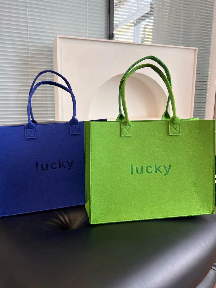 Fashionable Leisure Felt Handbags For Women New Minimalist Letter Versatile Wrist Bag Female Commuting Large Capacity Tote Bags