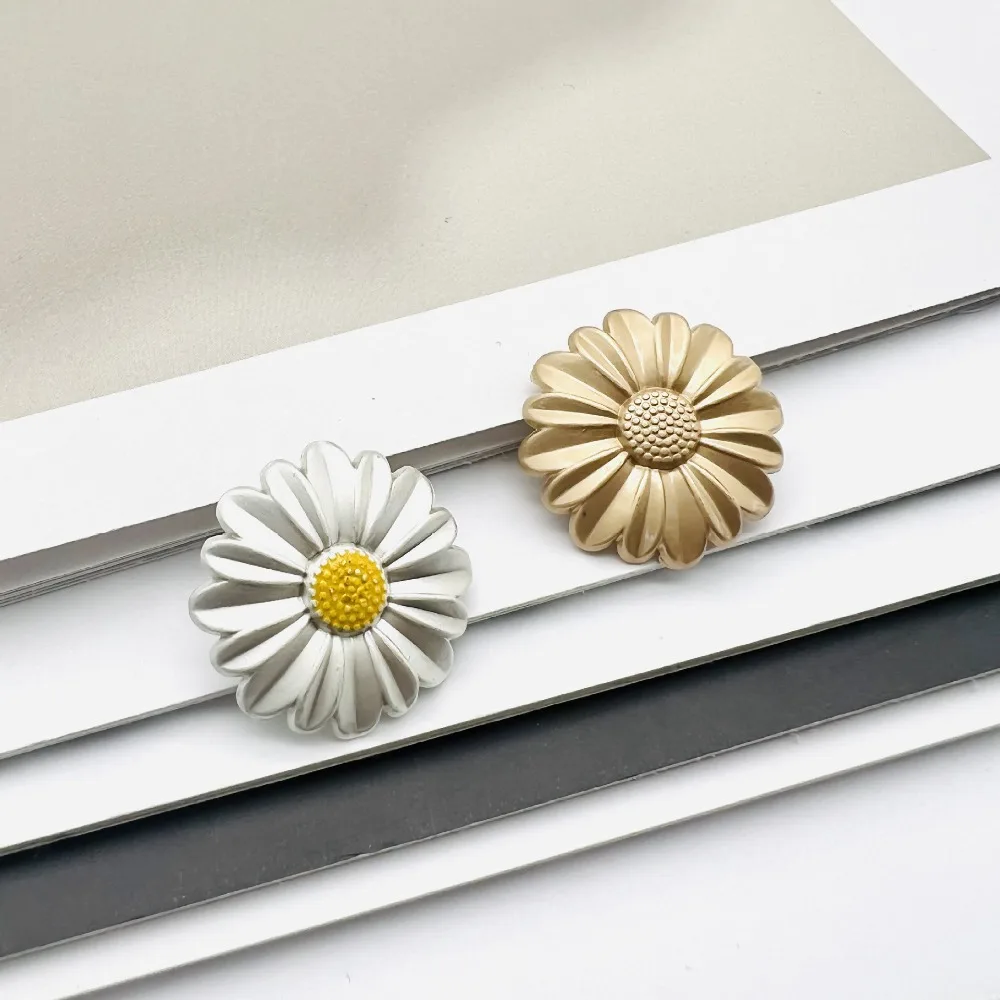 10 Pieces/set 20mm Simple Daisy Design Metal Buttons