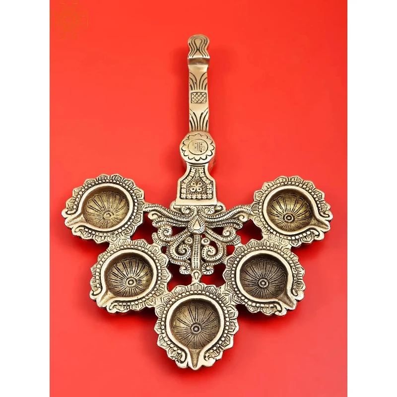 

Handcrafted 12-inch brass with handle for home decor items,