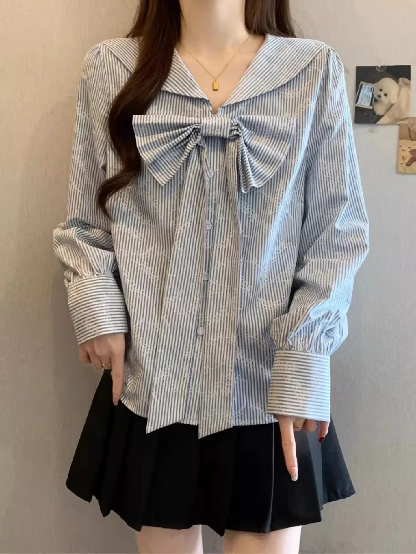 

Light Blue Striped Long Sve irt Women's Spring Early Large Size Fat MM Doll Collar Anti-Aging Versatile Top Knot