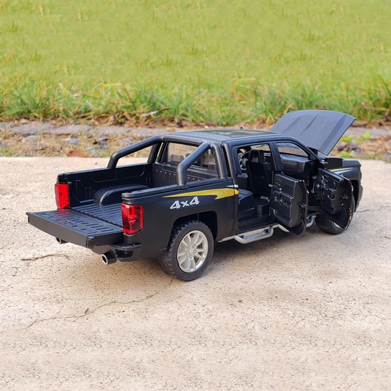 1:32 Alloy SILVERADO Truck Diecast Car Model Simulation Metal Car Pull Back Toys Gifts For Kids Children Collection