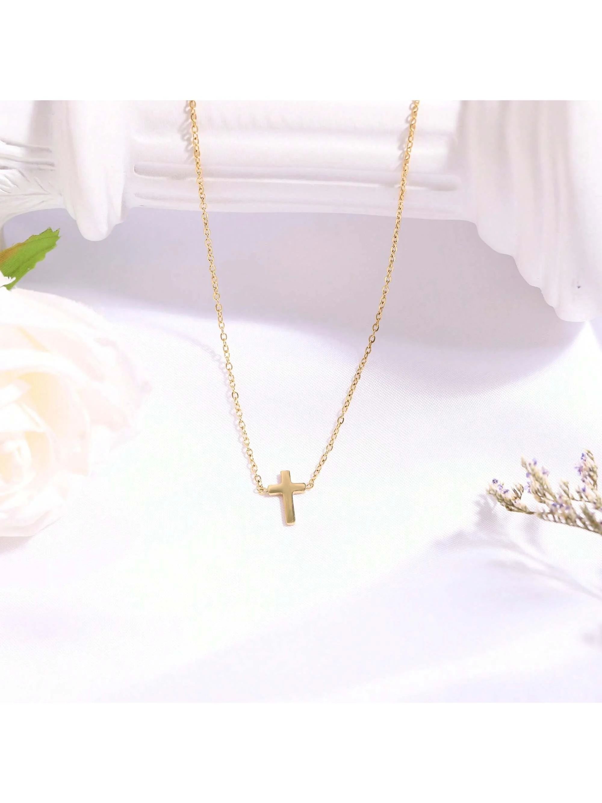 1pc Exquisite Fashion Cross Pendant Necklace Suitable For Women\'s Daily Wear