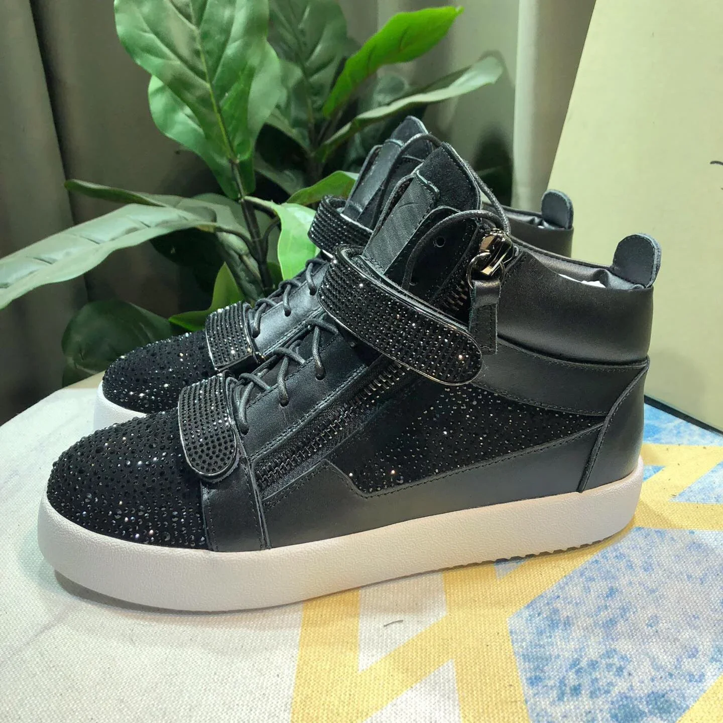 

Top Quality Classic Mens Casual Sneakers Women High-top Real Leather Tennis Luxury Brand Designer Unisex Sports shoes 0603