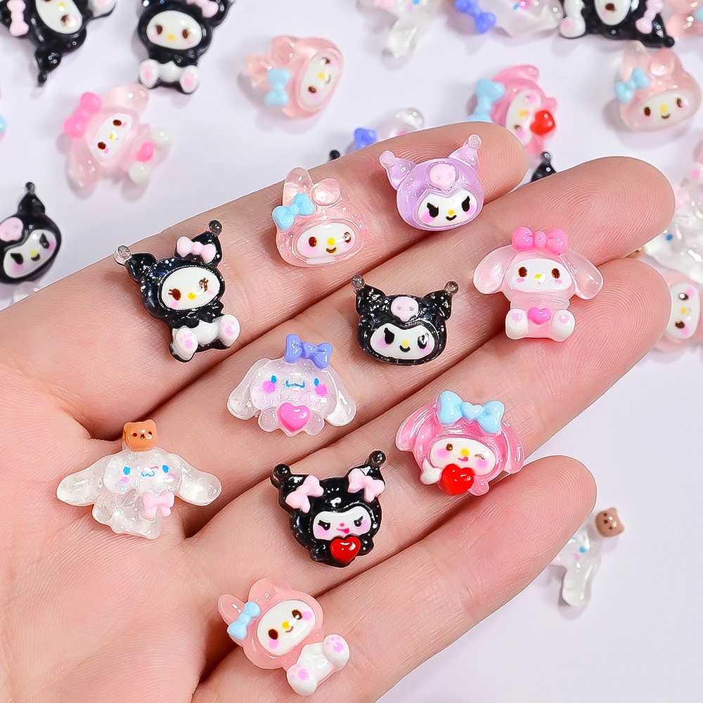 50 unids/caja mezcla Kuromi Melody Cinnamoroll dijes de uñas dibujos animados transparente/resina esmerilada decoración de uñas DIY funda de teléfono móvil artesanías #