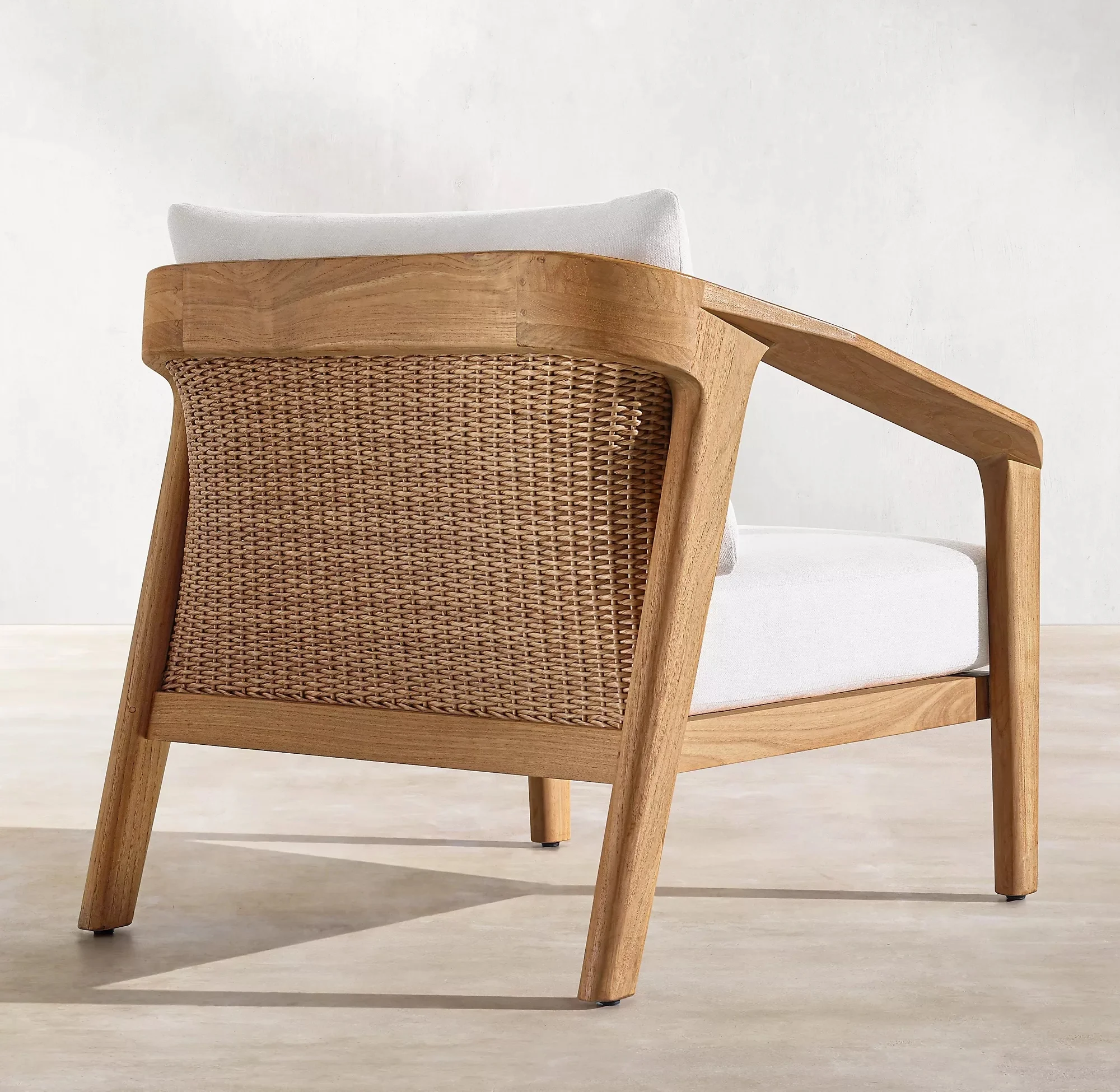 2025 جديد الترفيه الكلاسيكية خشب الساج حديقة واحدة أريكة الروطان المنسوجة طقم أريكة أثاث خارجي طاولة القهوة عادية الأثاث في الهواء الطلق