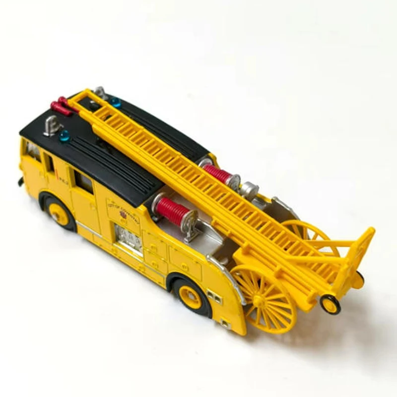 Motor de bomberos Corgi Dennis F12 fundido a granel, modelo de coche de aleación de simulación clásica, regalo de recuerdo clásico para adultos, exhibición estática