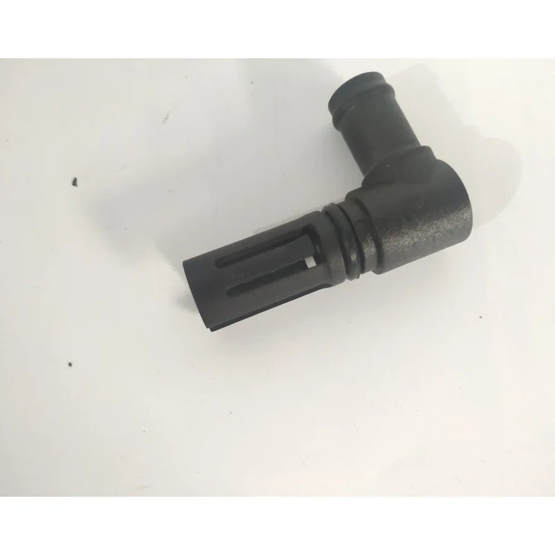 For Cummins 6CT crankshaft ventilation pipe connector for Dongfeng commercial vehicle exhaust pipe connector 3935113