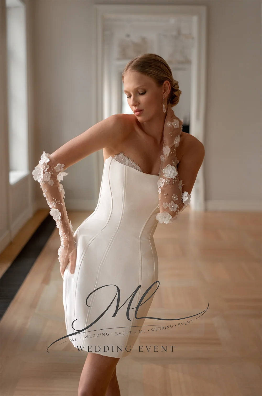 ML Delicate Beaded Satin Illusion Wedding Dresses With Gloves Zipper Back Mini Bridal Gown Vestido De Noival Customized