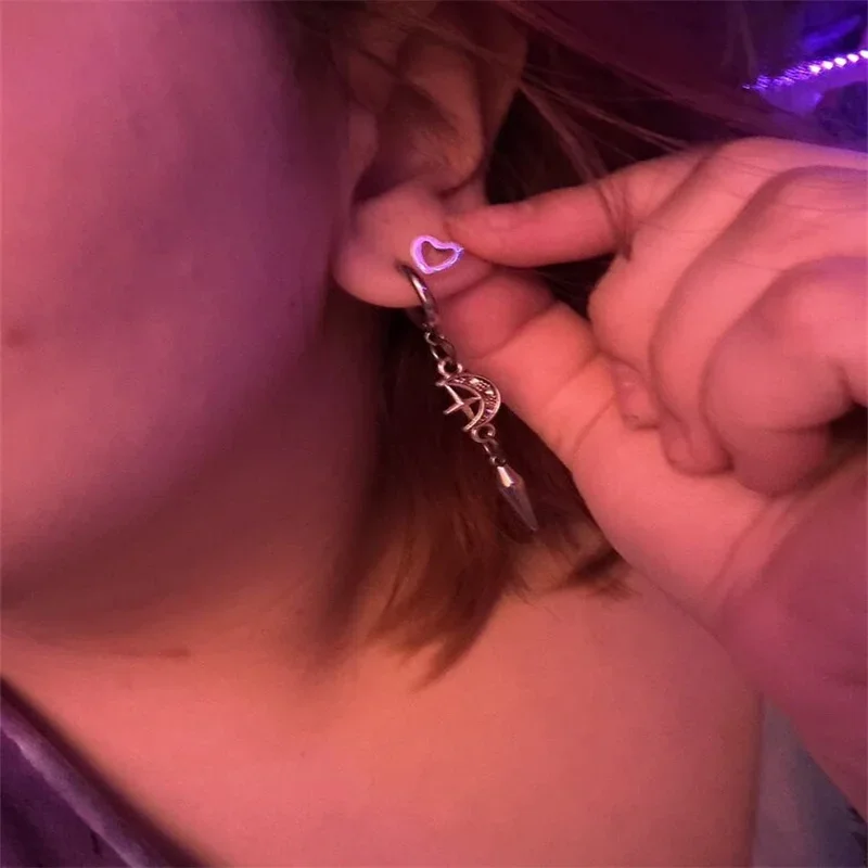 أقراط سبايك، أقراط القمر/النجمة، أقراط فاسق، أقراط قوطية، مجوهرات قوطية، أقراط هوجي، إيمو، بديل، أقراط سماوية