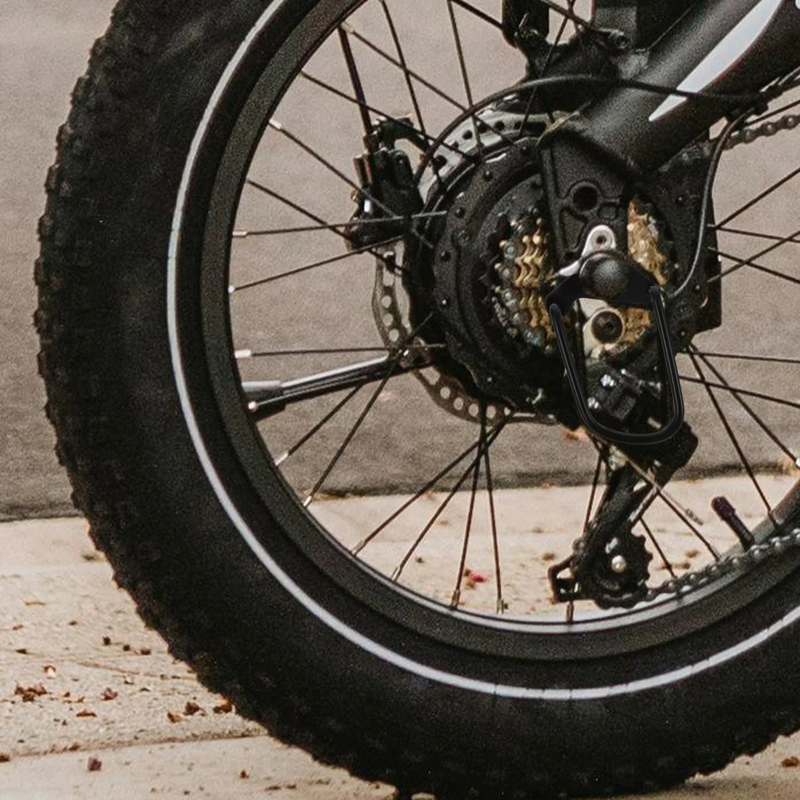 

Universal Black Rear Derailleur Guard Protector Durable Practical Use for Mountain Road Folding Bikes Damage Protection