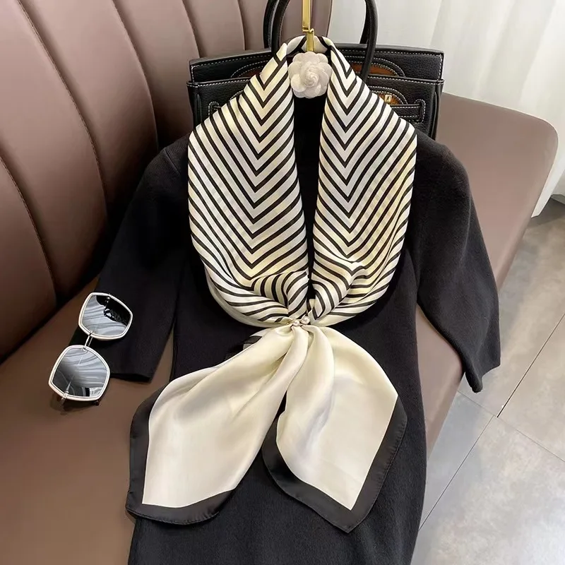 1 Stück 90 cm Damen-Seidenschal, koreanische Version, einfacher gestreifter Schal, Farbe Ding-Schal, Satin, großes Quadrat