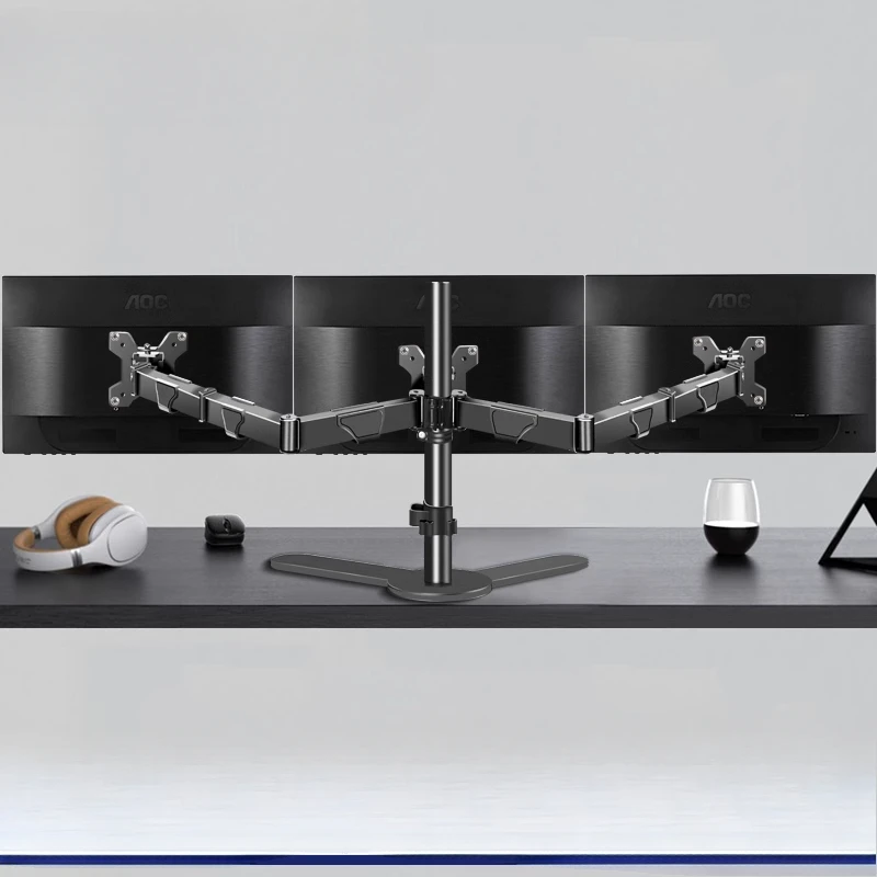 

Three-screen splicing monitor