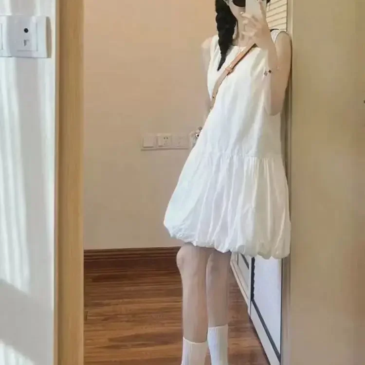 فستان نسائي بسيط بلون سادة ملابس عصرية كورية 2025 صيفي بدون أكمام رقبة مستديرة لطيف نحيف فيستدوس فام #3