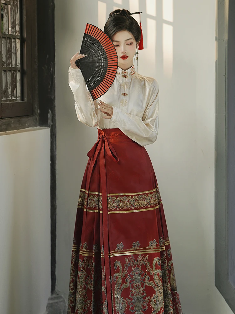 Dress Women's Chinese Retro Horse-Face Skirt Suit Hanfu Top RedColor Matching Geometric Pattern Gold Thread Woven Fashion Spring