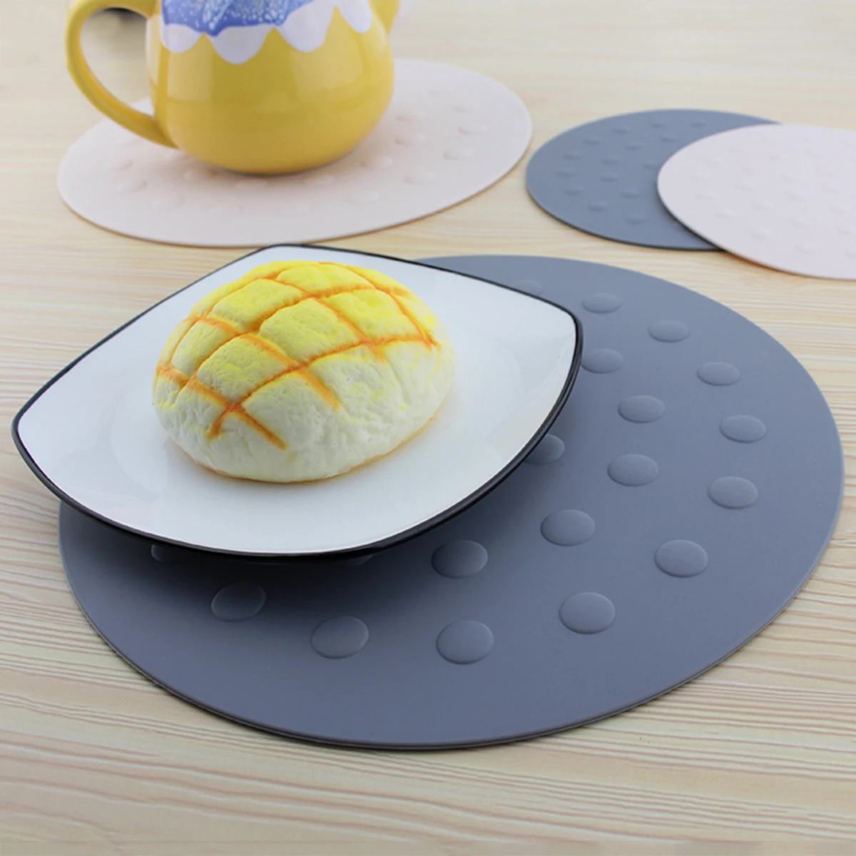 

4 pcs Pot Mat Table Round Plate Pad Heat Insulation Bowl Anti Skid Silicone Placemat Thickened Protects Dining Table Scratch