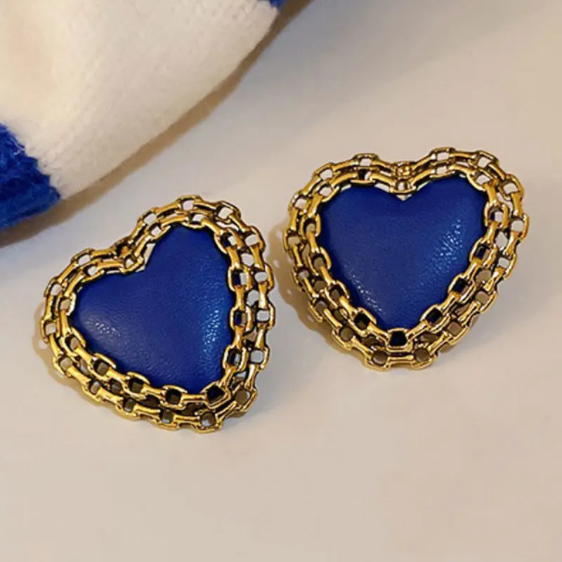 المألوف أنيق الأزرق الجلود سلسلة معدنية القلب أقراط للنساء فتاة قرط الاذن المرصع HUANZHI 2026 جديد مجوهرات هدية #1