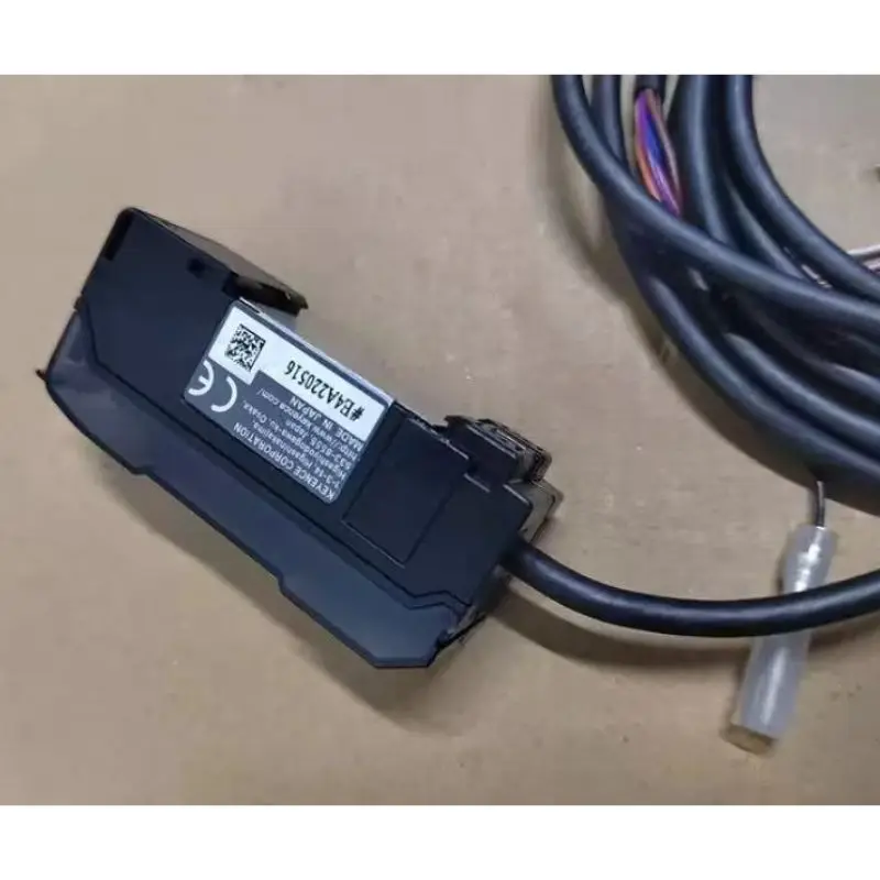 Second hand CZ-V21A fiber optic sensor tested OK and shipped quickly