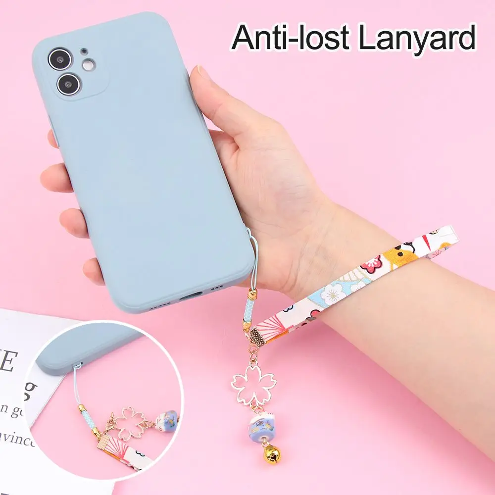 Fashion Japanese Lucky Cat Bell Sakura Phone Lanyard,Cute Daisy Flower Cat Bell Cell Phone Hang Rope Charm Pendant Phone Strap