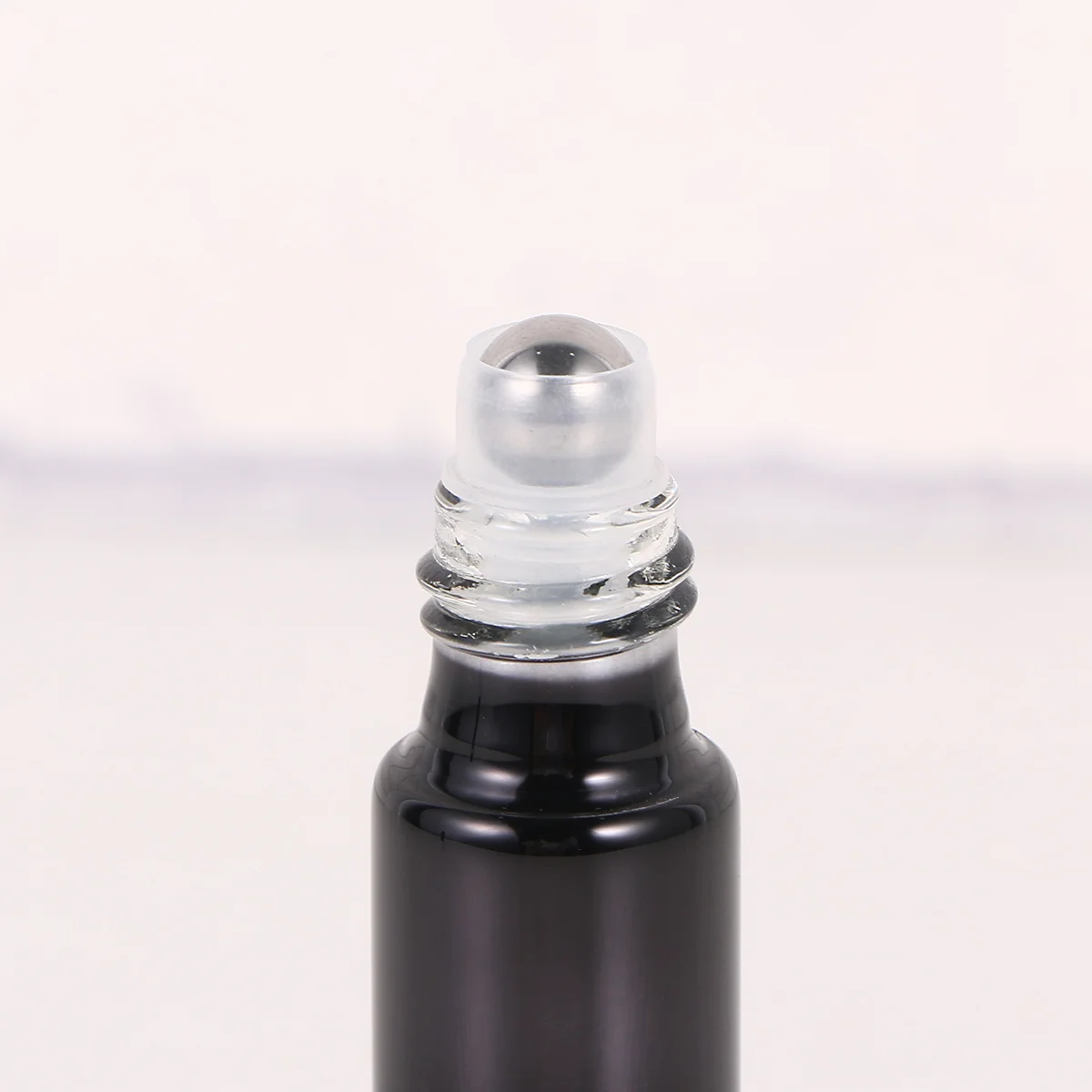 

6Pcs Roller Bottles Black Glass Portable Travel Use 10ml Refillable Essential Oil Perfume Dispensers Leakproof