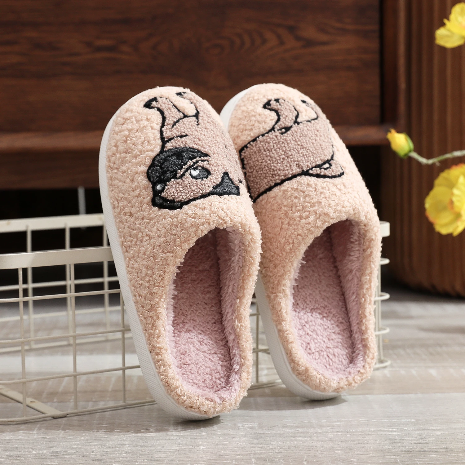 Pet Pattern Pug Pug Embroidery stuffed Home Platform Cozy Furry Cotton Slippers Cute Warm Non-slip Indoor Slippers Pet Mom Gift Men Women Can Wear