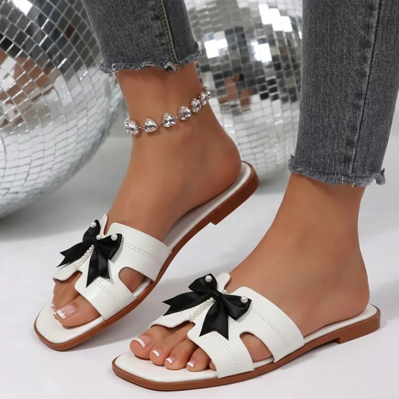 

Elegant Ladies Bow Tie Flat Heel Sandals Summer Beaded Square Toe Non Slip Slippers Woman Black Patent Pu Leather Shoes Footwear