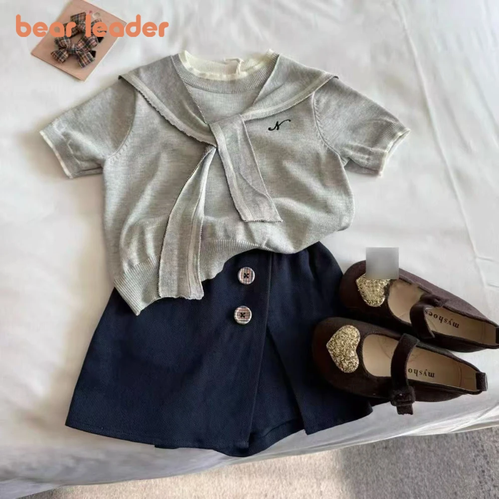 

Новая летняя одежда Bear Leader 2026 для девочек 2-7 лет, корейская версия, модный повседневный комплект с круглым вырезом, топ с короткими рукавами + шорты