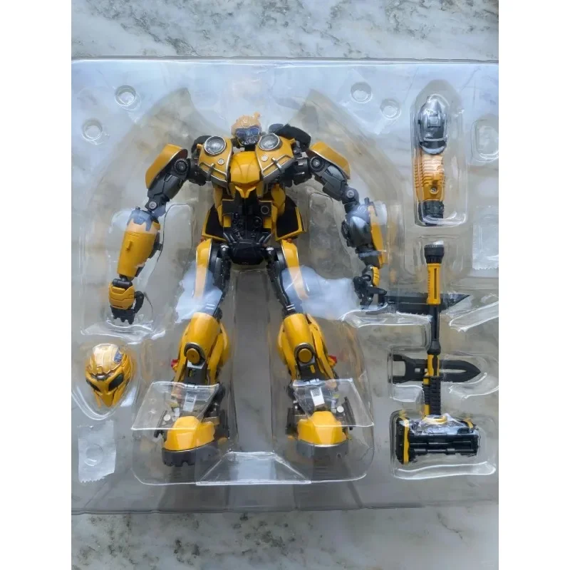 Capolavoro per ragazzo CE01 King Bee Knight Parte in lega allargata Beetle Action Figure Robot Toy Regalo in magazzino