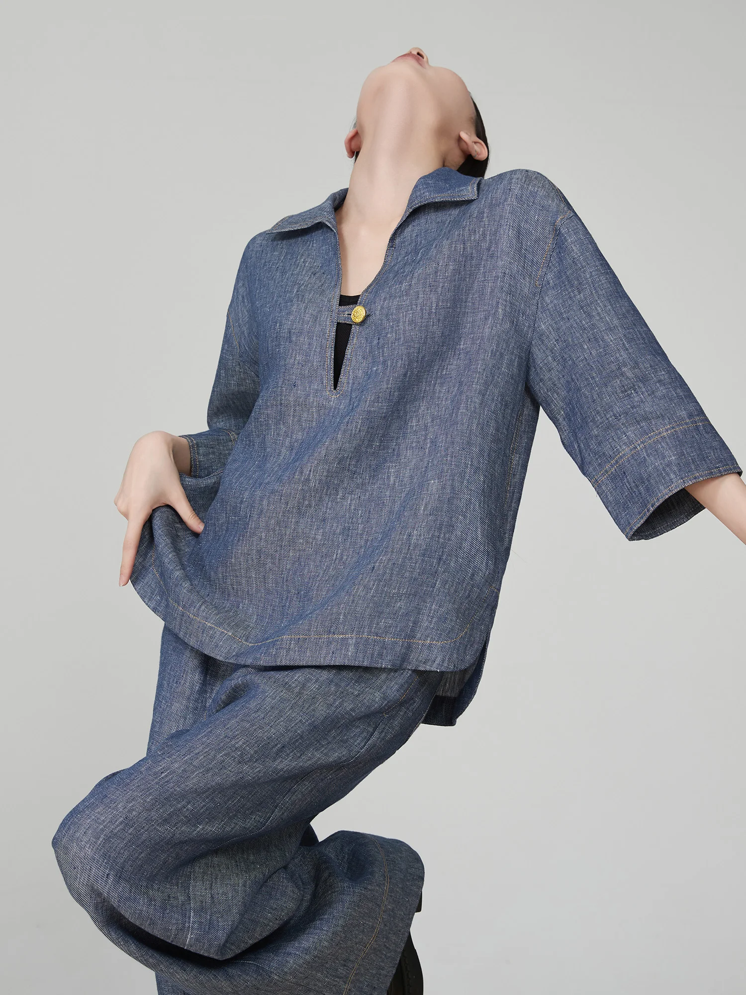 

Синий джинсовый комплект из двух предметов: топ и брюки с широкими штанинами для женщин, лето 2025, шикарный модный дизайн, хит продаж...