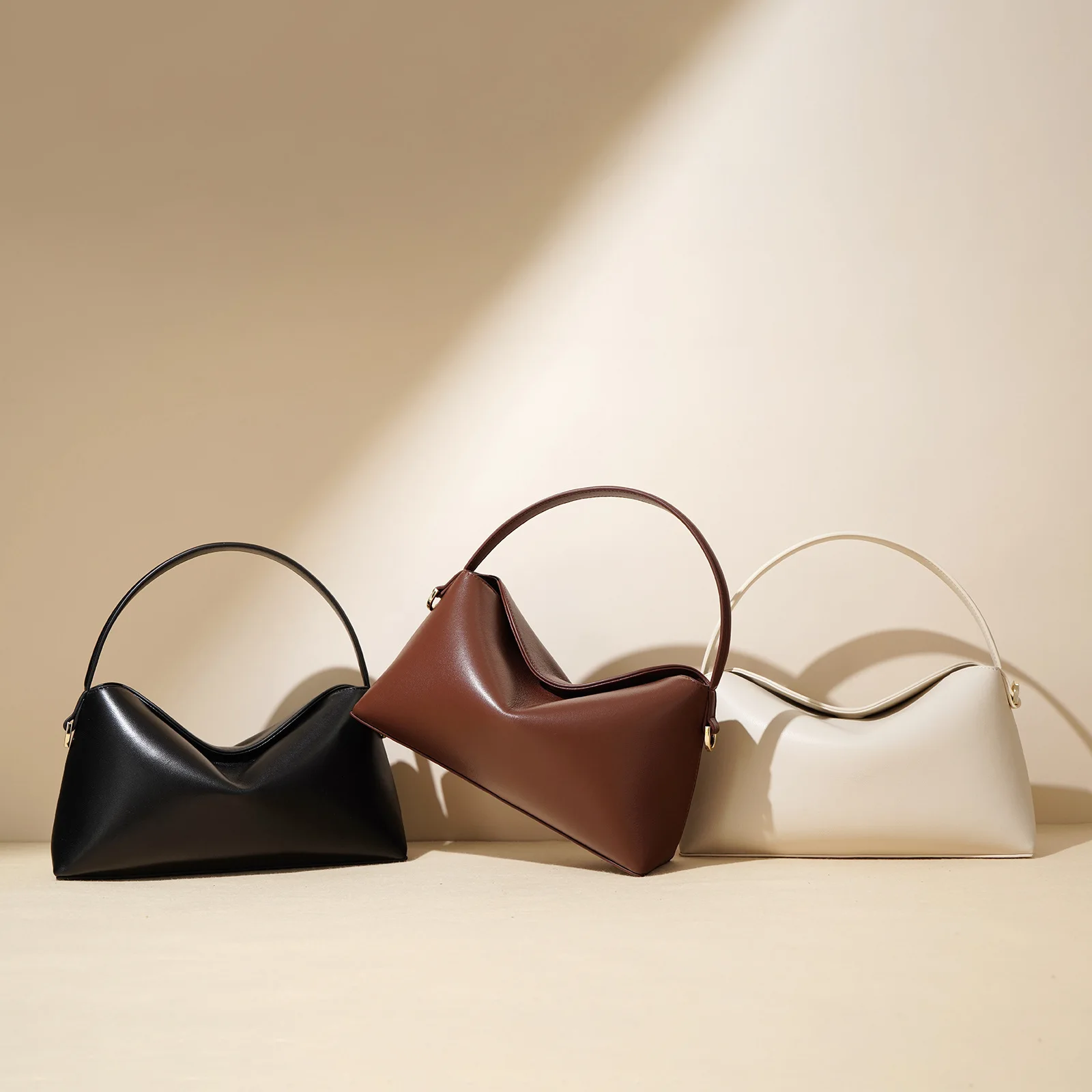 sac-a-dos-a-langer-pratique-pour-usage-quotidien-interieur-spacieux-poches-isothermes-pour-biberons-matelas-a-langer-et-crochets-pour-poussette