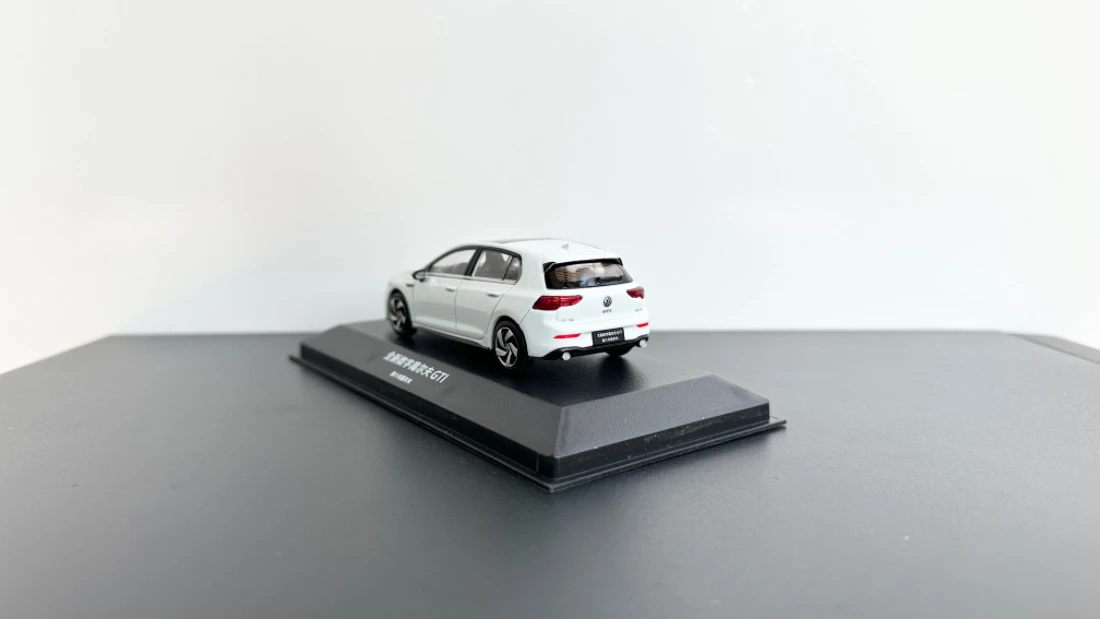 FAW-VW, รุ่นกอล์ฟ GTI,เครื่องประดับโมเดลรถอัลลอยด์กอล์ฟรุ่นที่ 8 ดั้งเดิม 1:43