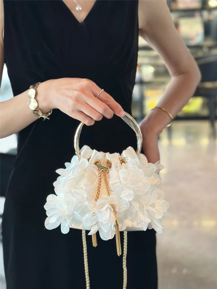 2026 New Chinese Style Petal Drawstring Design Banquet Bag Women Fresh Style Handbag Elegant Cheongsam Dress Bag