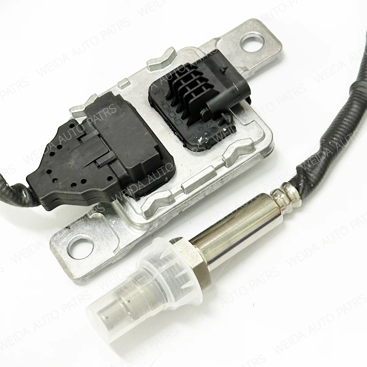 

Датчик оксида азота (NOx) 04L907807DT для VW Transporter T6, Caravelle, Audi A4, A6, A7, A8, Q5, Q7 (04L907805AR, 04L907807AR)