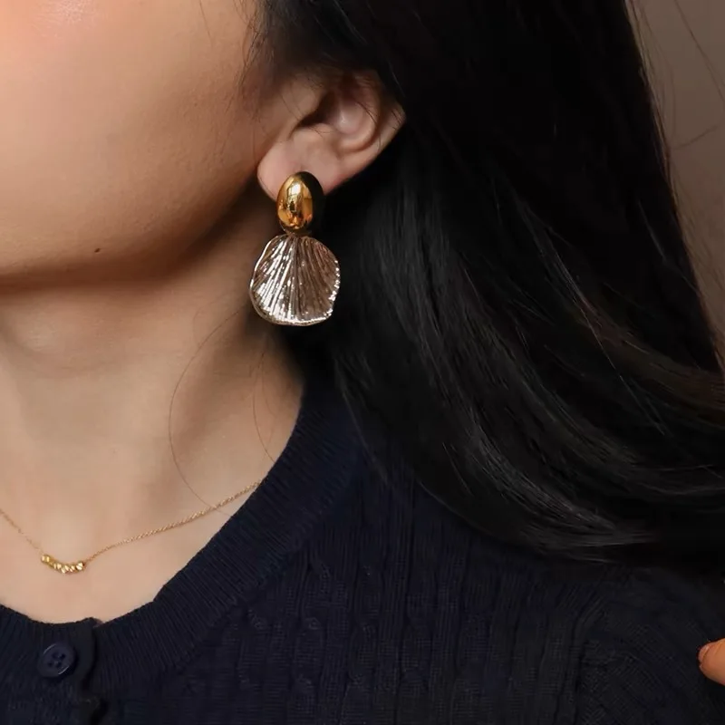 Shell Shaped Earrings With Cold Texture Cool Temperament Metal Earrings Simple Fashionable Women's Accessories