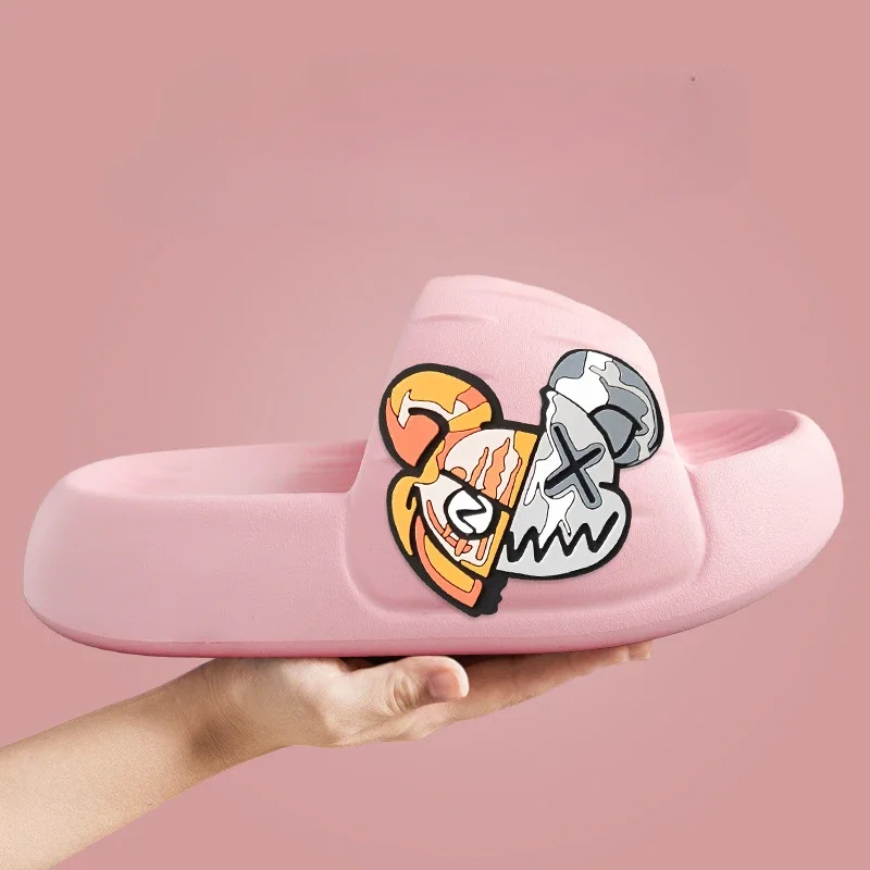 2024 Men's Slippers Cool Bear Stickers Thick-soled Soft Women's Sandals Bathroom Beach Indoor Outdoor Men's Slippers Non-slip