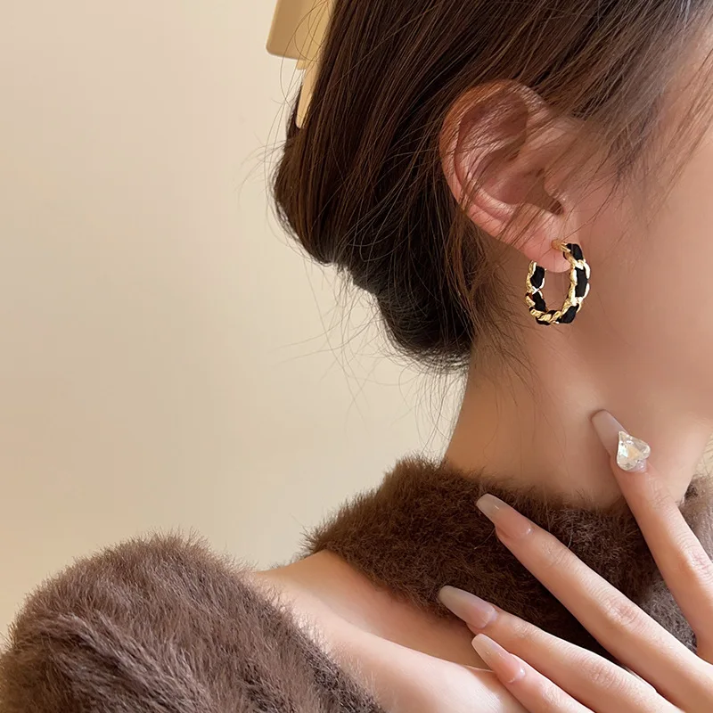 Earrings for women 2023 trending black earrings luxury quality jewelry Stud earrings Jewelry for women