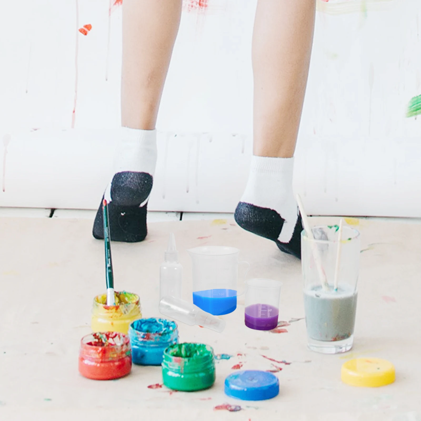 

1 set Lab Tools Set 100ml Measuring Cup 300ml Beaker Kids Painting Mixing Doodle Plastic Spray Bottle Teaching Equipment