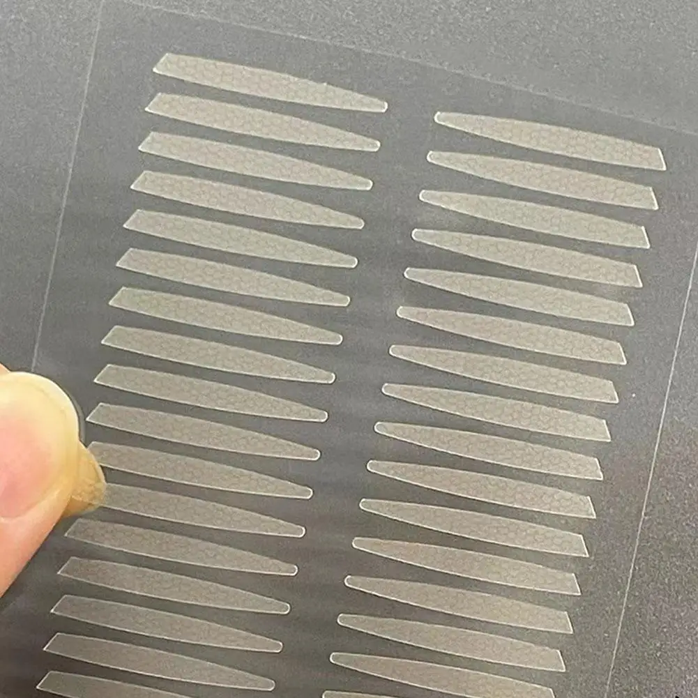 目に見えない通気性のある二重まぶたテープ防水性と耐汗性のある薄いまぶたエンハンサーで大きな美しい目を演出するメイクアップツール