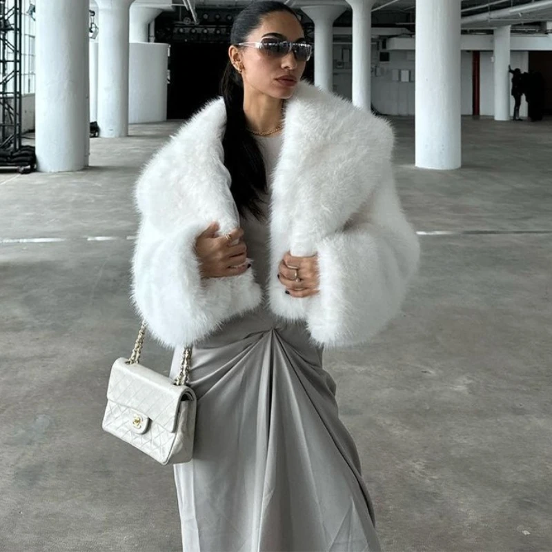 

TARUXY Large Lapel Lmitation Fur Coat Women's Fluffy Leisure Vintage Fashion Loose Long Sleeves Fur Female Outwear Winter New