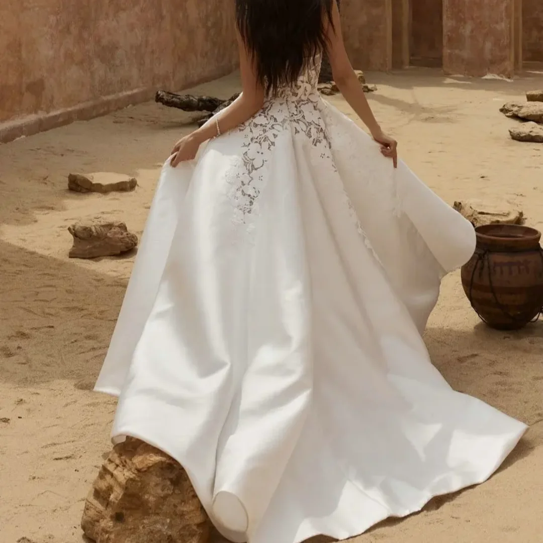 فساتين زفاف أنيقة وبسيطة من الساتان على شكل حرف a بدون حمالات مزينة بالدانتيل فساتين زفاف ريفية مخصصة