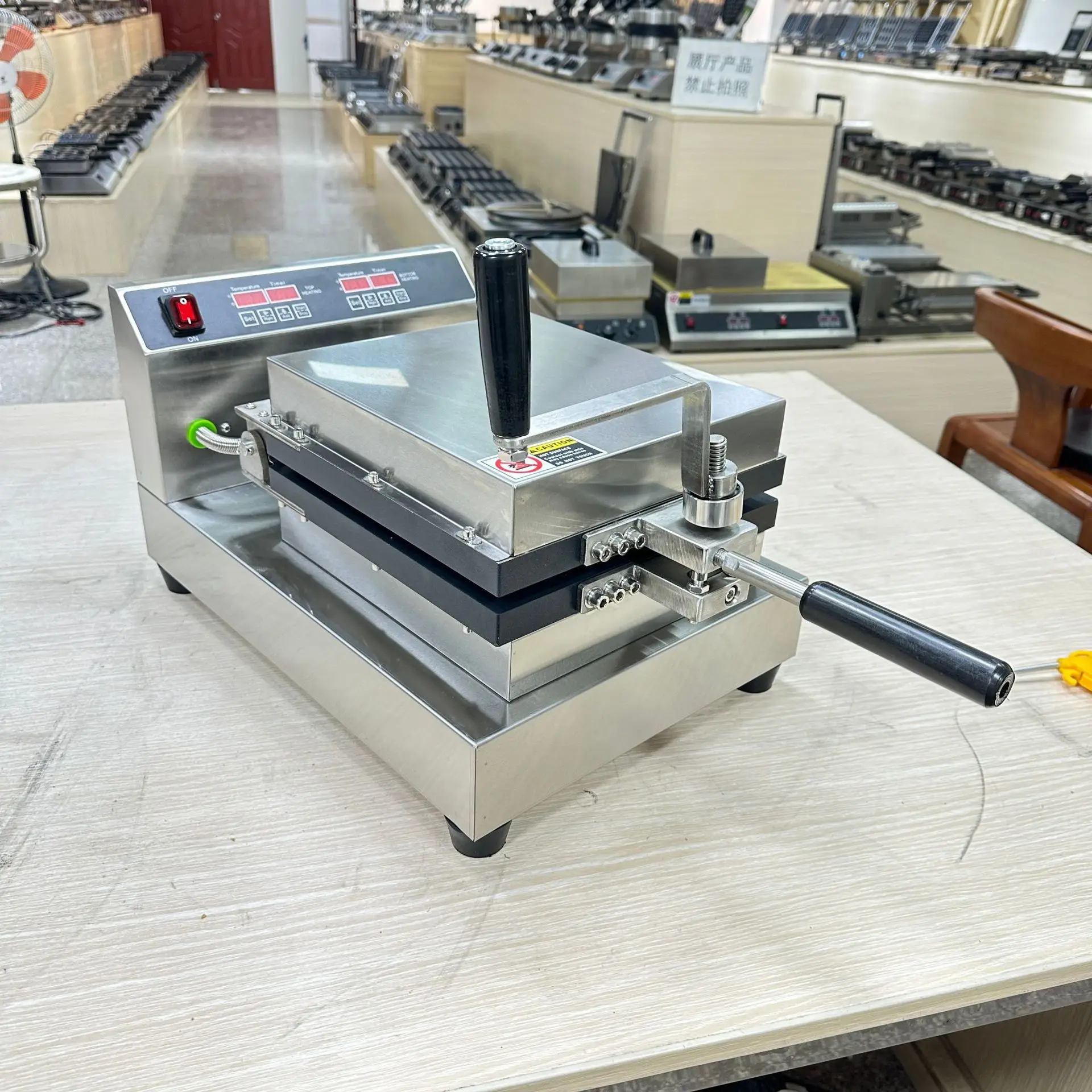 UFO Burger Press Machine Sandwich Maker Burger Making Machine Commercial Manual Cut Seal Bread