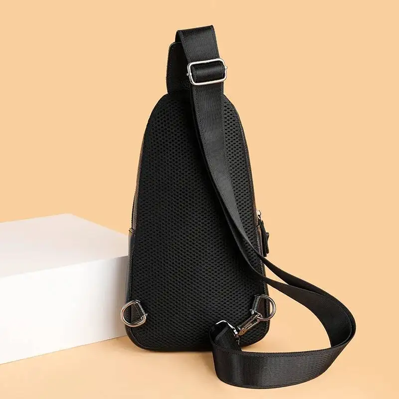 100% Genuine Leather Men Chest Male Shoulder Messenger Casual Crossbody Bag Fashion Men's Purity Handbag
