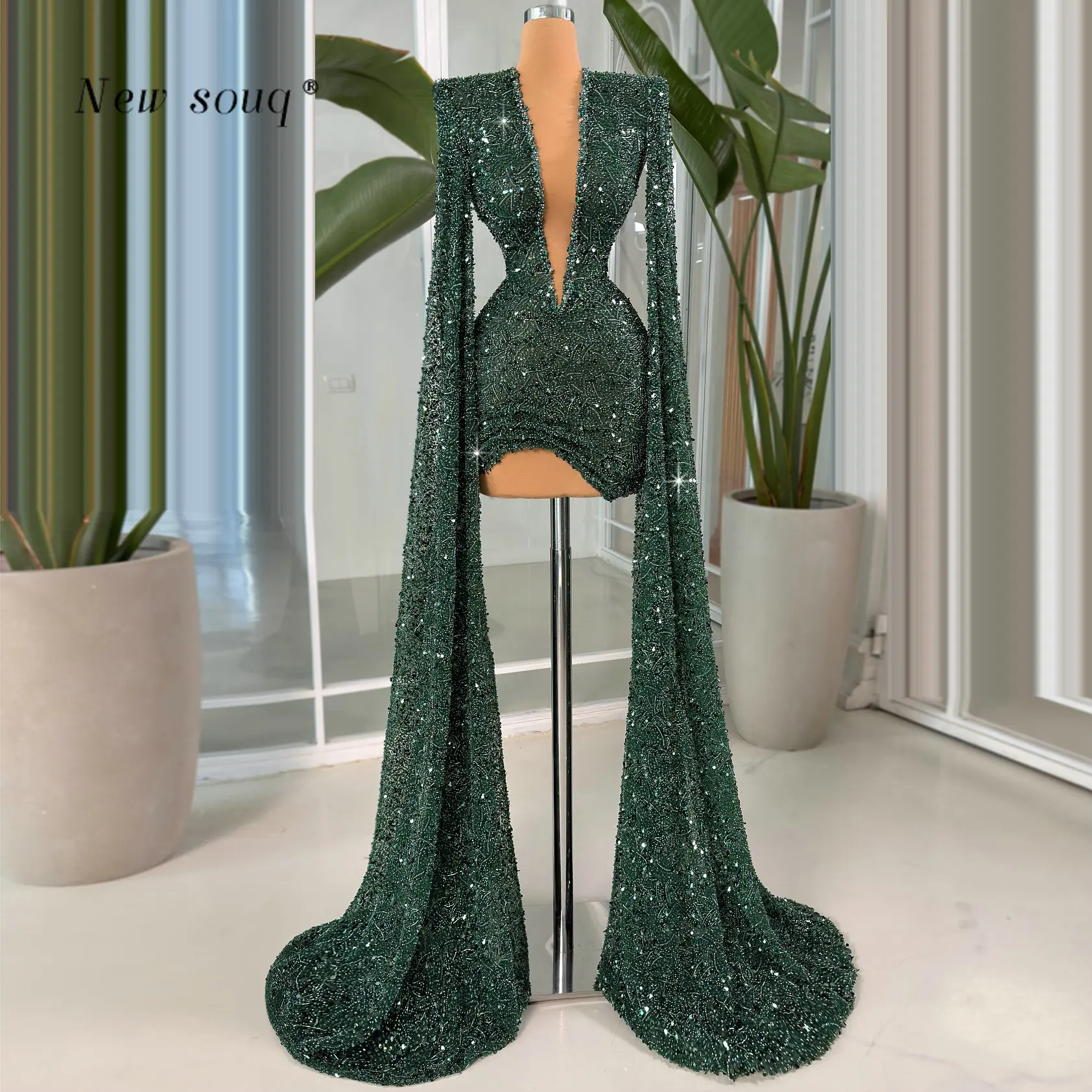 Groene sexy diepe v-hals korte galajurken voor meisjes met lange capemouwen op maat gemaakte avondcocktailjurken met sprankelende kralen en pailletten