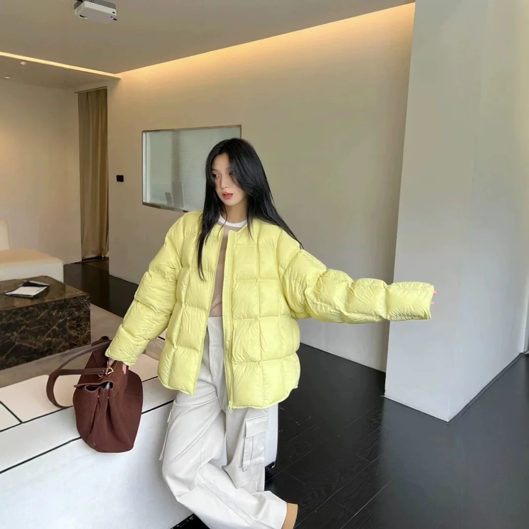 2025 New Winter Fluffy Puffer Jacket Women Thicken Warm Oversized Baseball Collar 90% White Duck Down Short Casual Coat