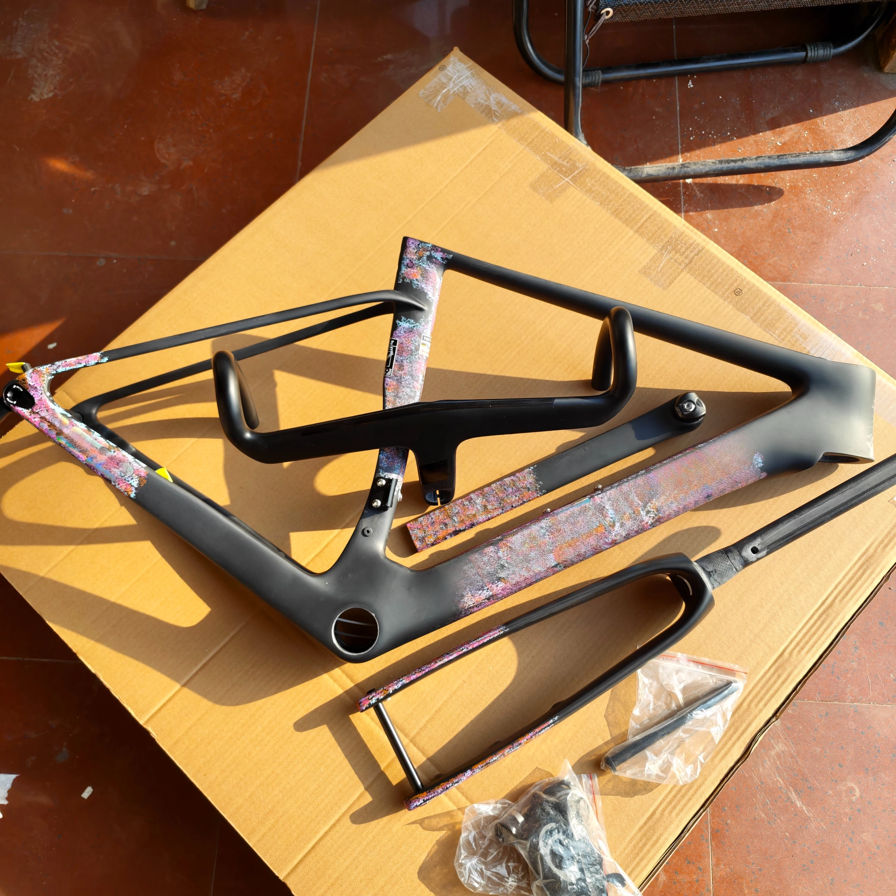 

Vam 2.0 Carbon Fiber Bicycle Frame Road Bike Disc Brake Frame with Handlebars, Racing Frame Set