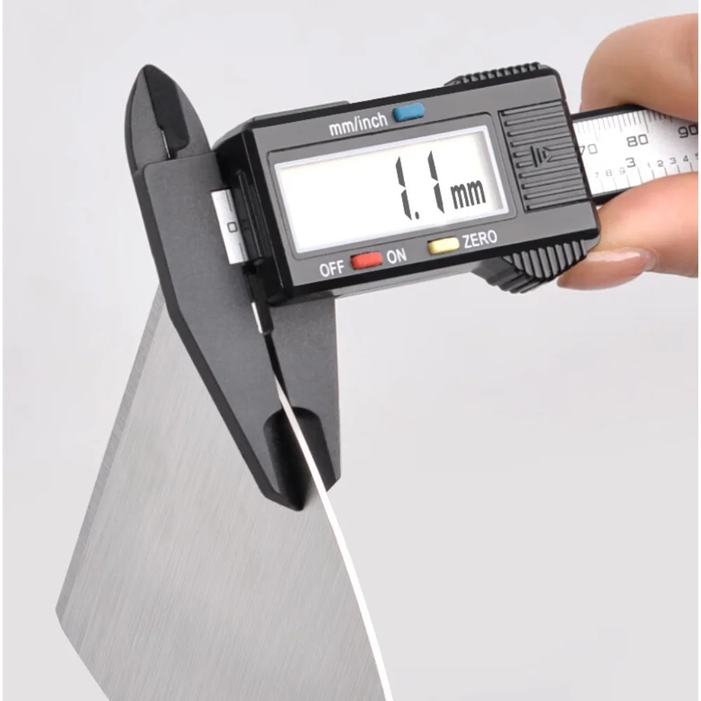 Cortador de massa de aço inoxidável de 6 polegadas com alça polida e simplificada para manuseio confortável e eficiente