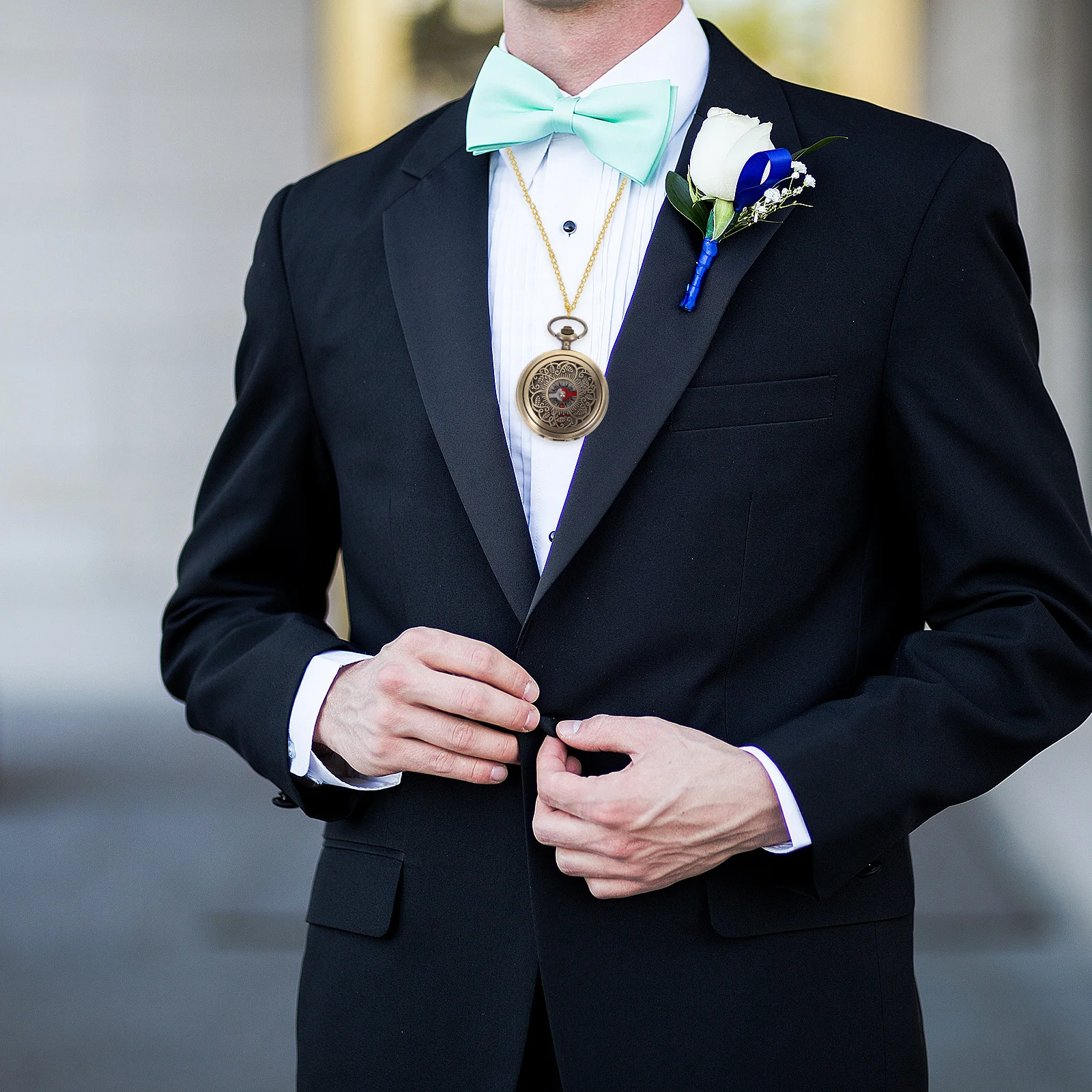 

Vintage Metal Pocket Compass Portable Outdoor Navigation Tool For Hiking Camping Survival Gear Kids School Lightweight Retro