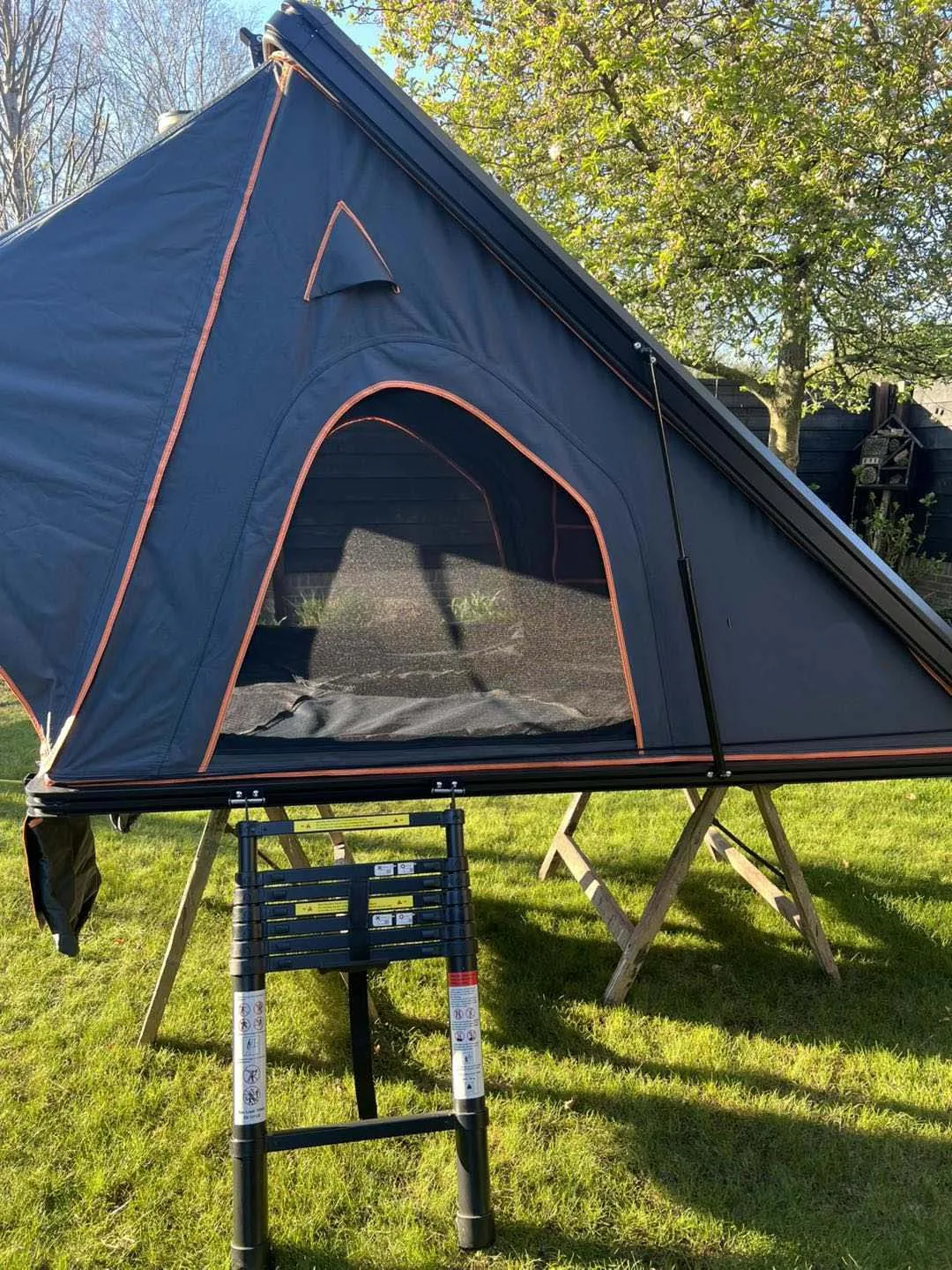 Off Road 4x4 Car Roof Top Tent With Hard Shell Telescopic Ladder Skyview Windows Four-Season Waterproof Design & Rain Cover